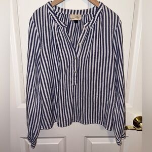 Universal Thread S Women's Blue and White Striped Top